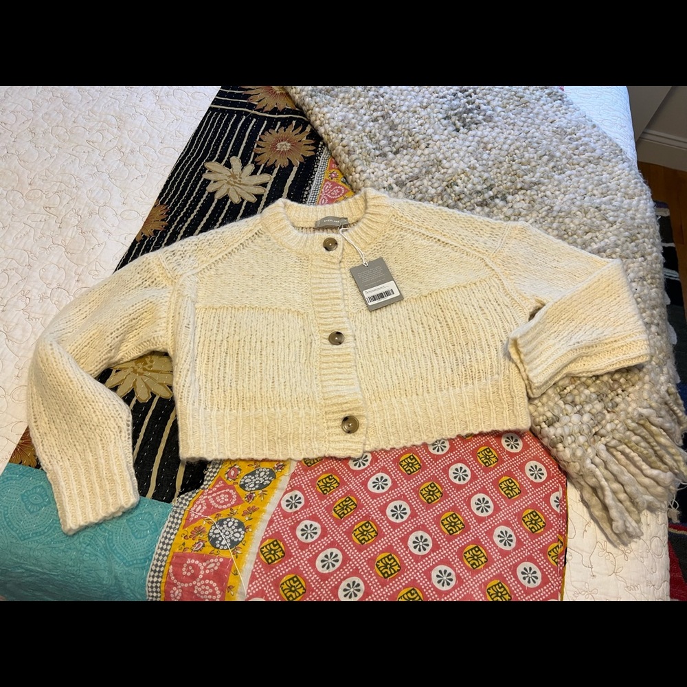 Everlane The Lofty Knit Cardigan in Snow
